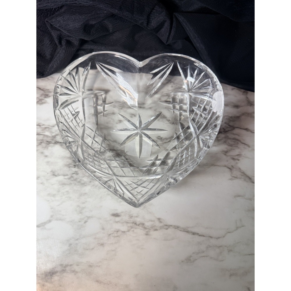 Royal Doulton Crystal Heart-shaped Candy Dish (7in wide 2in high) (P2818)